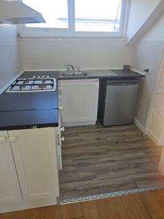 Sheil Road, Kensington, L6