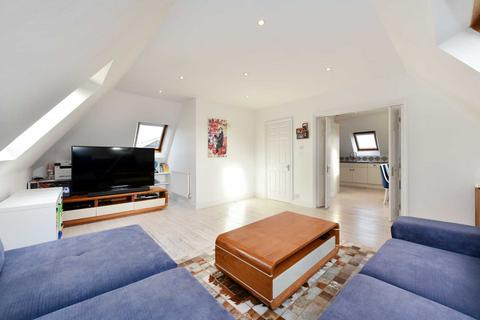 3 bedroom apartment to rent, Grange Park, Ealing