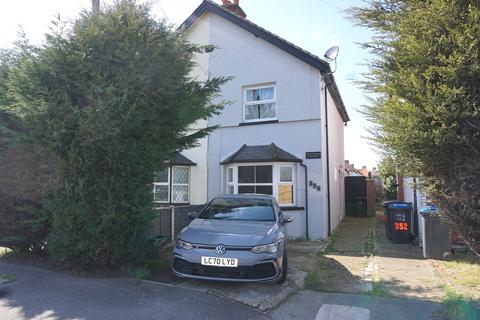 354 Leatherhead Road, Chessington, KT9 2NN