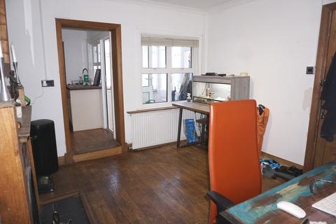 354 Leatherhead Road, Chessington, KT9 2NN