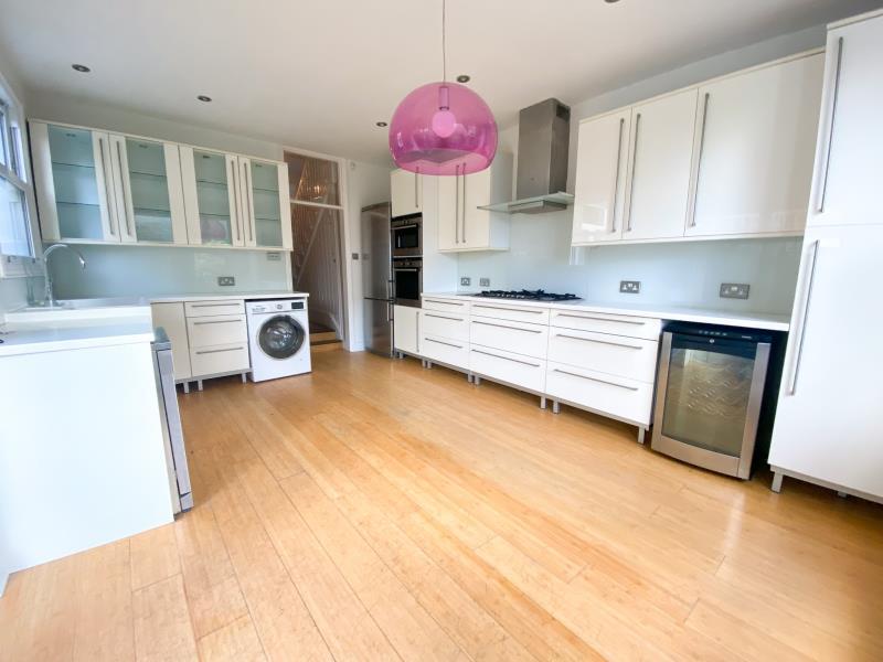Broadwater Road, Tottenham, N17 3 bed terraced house £2,000 pcm (£462 pw)