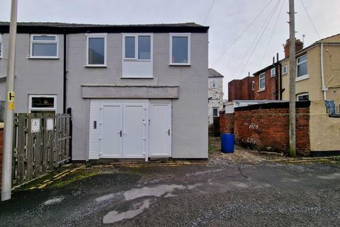Property to rent - Workshop/Storage space with Office facilities on Back Clarendon Road, Blackpool