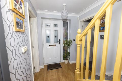 4 bedroom detached house for sale, View Point, Tividale, Oldbury, West Midlands, B69