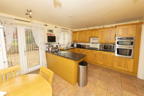 28 View Point, Tividale, Oldbury, B69 1UU