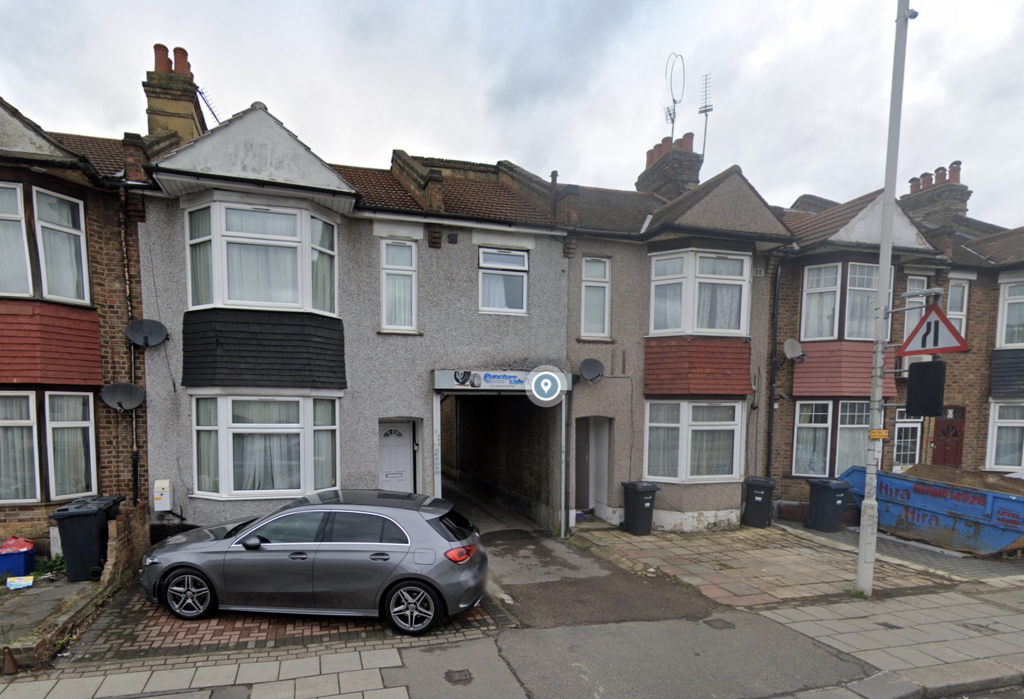 Ley Street, Ilford IG1 Mixed use to rent £800 pcm (£185 pw)