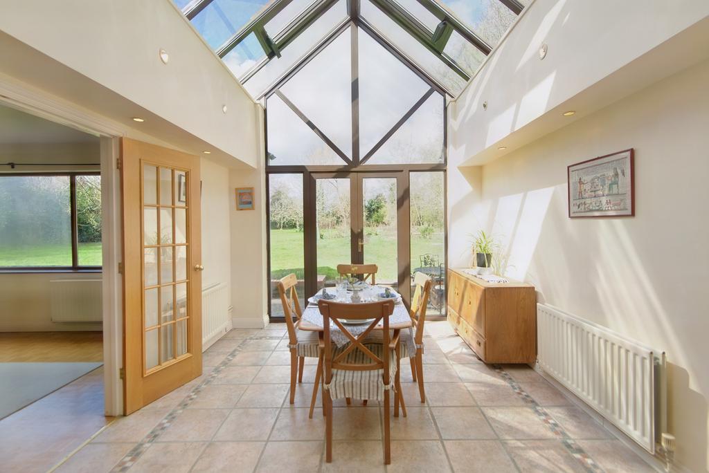 Quill Hall Lane, Amersham 4 bed detached bungalow £1,350,000
