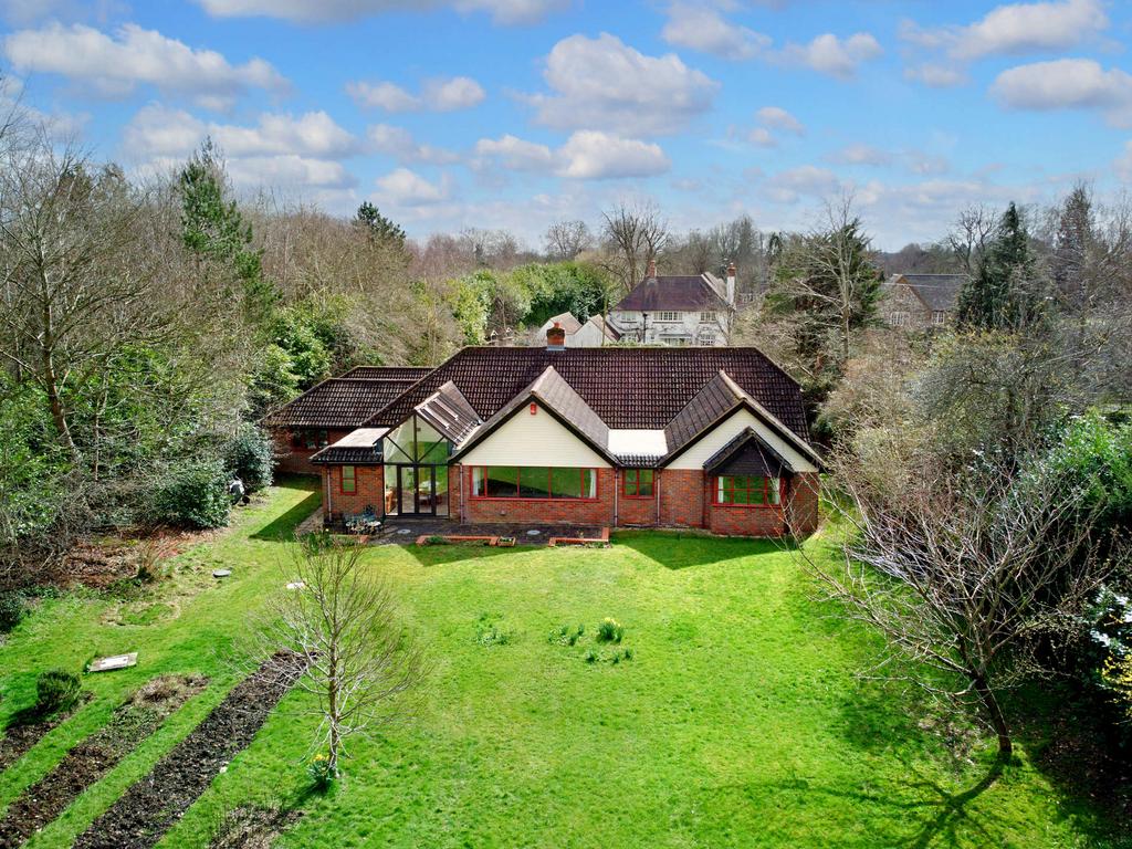 Quill Hall Lane, Amersham 4 bed detached bungalow £1,350,000