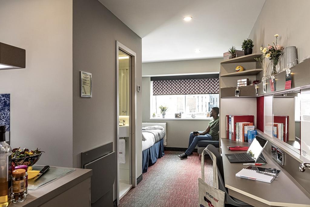 Silver Studio D6 A6852-Final.jpg