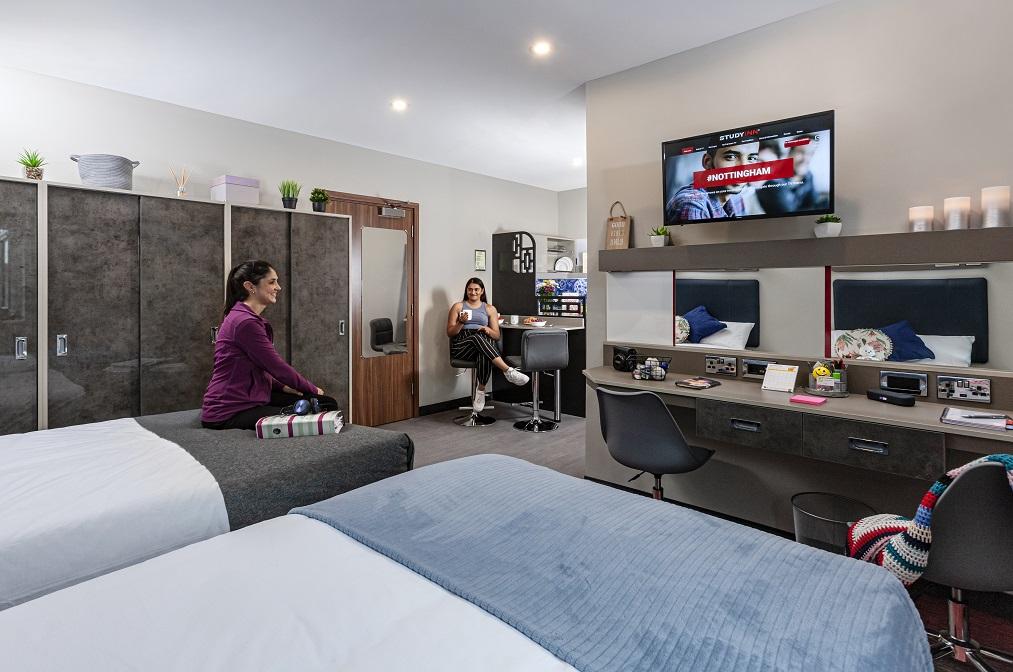 Diamond Studio E516452-Final.jpg