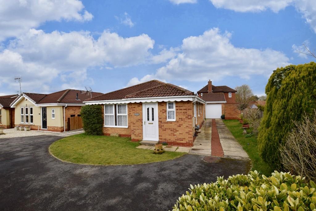 Harper Close, Pocklington 3 bed detached bungalow for sale - £325,000