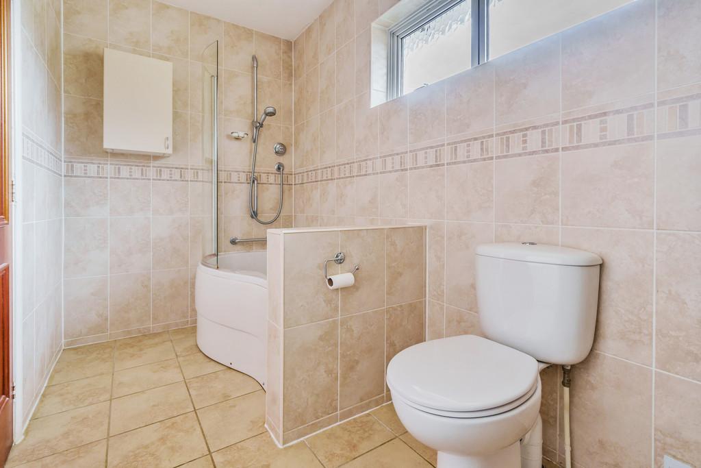 En-Suite Bathroom