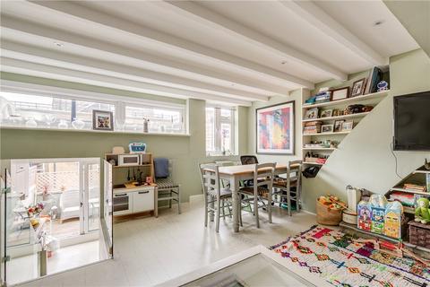 3 bedroom apartment to rent, Ackmar Road, London, SW6