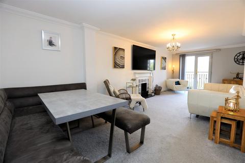 3 bedroom townhouse for sale - Old Chapel, The Limes, Cowbridge, Vale of Glamorgan, CF71 7BJ
