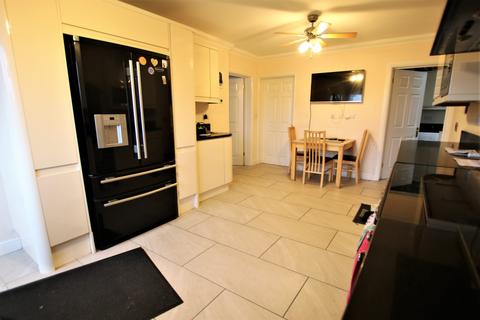 4 Moorgreen Road, West End, Southampton, SO30 3EG