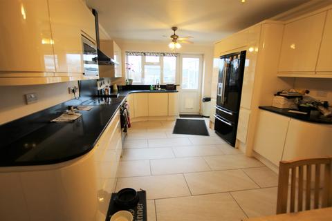 4 Moorgreen Road, West End, Southampton, SO30 3EG
