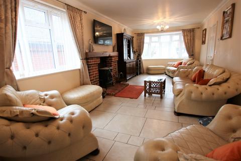 4 Moorgreen Road, West End, Southampton, SO30 3EG