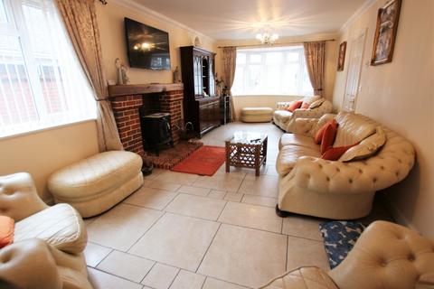 4 Moorgreen Road, West End, Southampton, SO30 3EG
