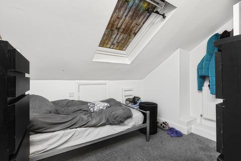 154 Oval Road, Croydon, CR0 6BN