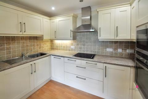 2 bedroom flat for sale - London Road, Hadleigh, Benfleet