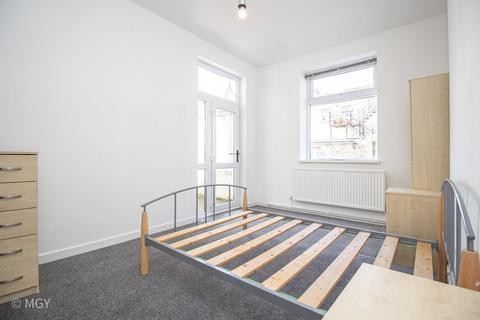 undefined, Neville Street, Riverside