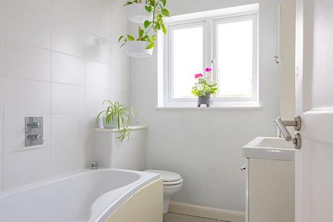 29 Queens Road, Twickenham, TW1 4EZ