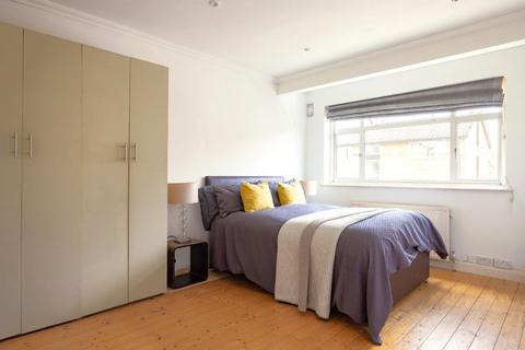 29 Queens Road, Twickenham, TW1 4EZ
