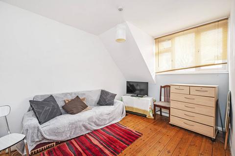2 Jarrow Way, London, E9 5PG