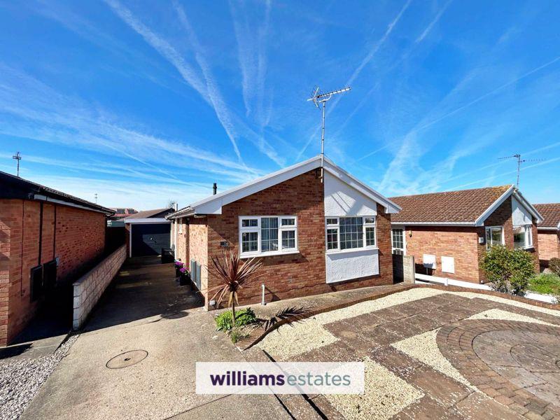 Dwyfor Court, Prestatyn 2 bed detached bungalow £195,000