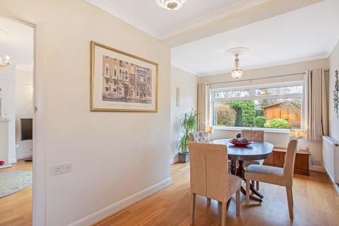 107 Longmead Drive, Sidcup, DA14 4NY