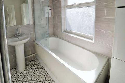 2 bedroom terraced house for sale, St. Georges Road, Hull