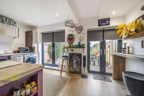 106 Hubert Road, Rainham, RM13 8AH