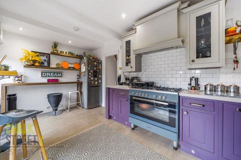 106 Hubert Road, Rainham, RM13 8AH