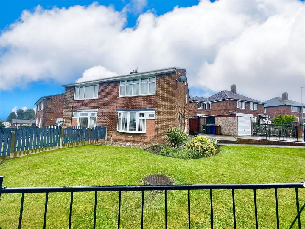 Crich Avenue, Athersley South, S71 3 bed semidetached house £155,000