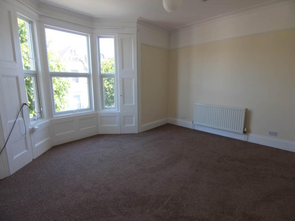 Clevedon Road, WestonsuperMare, North Somerset 2 bed flat £750 pcm