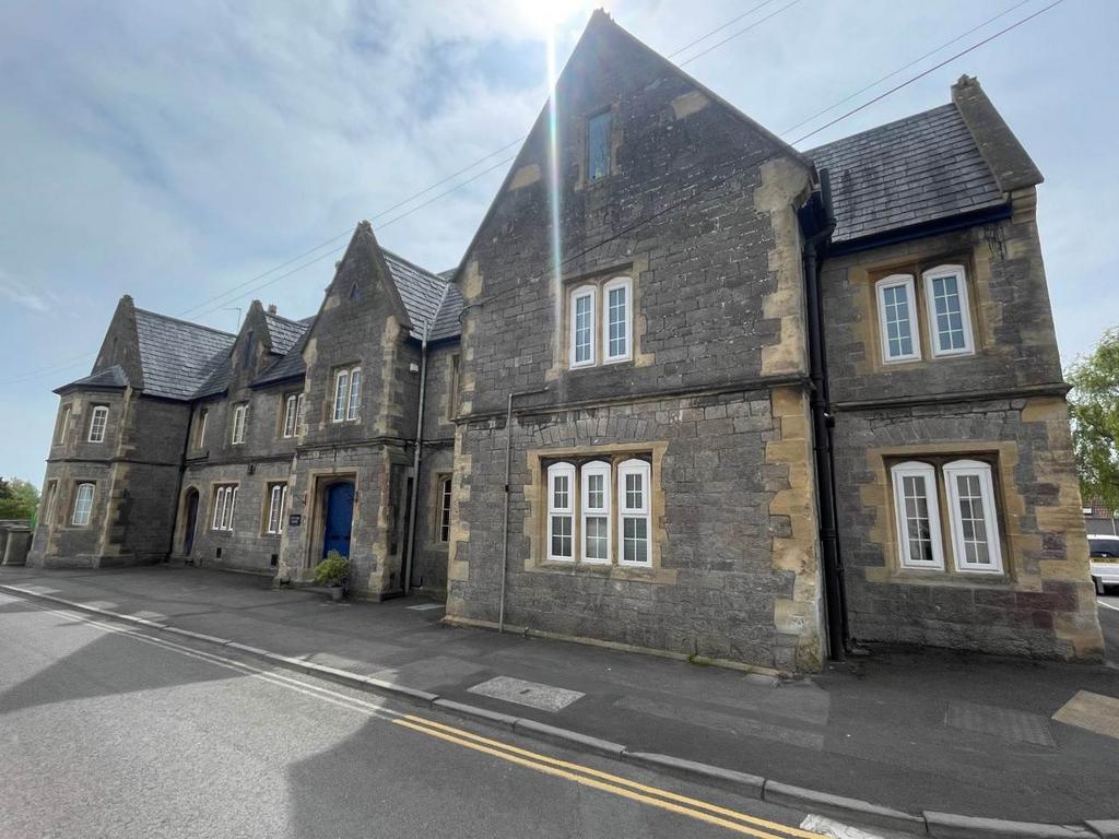 Peelers Court, Moorland St, Axbridge 2 bed flat £825 pcm (£190 pw)