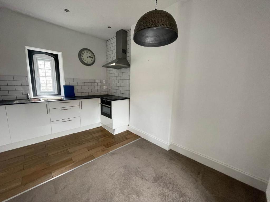 Peelers Court, Moorland St, Axbridge 2 bed flat £825 pcm (£190 pw)
