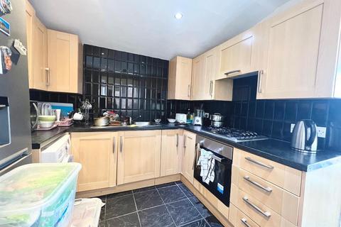 4 bedroom terraced house for sale, Arthur Street, South Luton, Luton, Bedfordshire, LU1 3SF