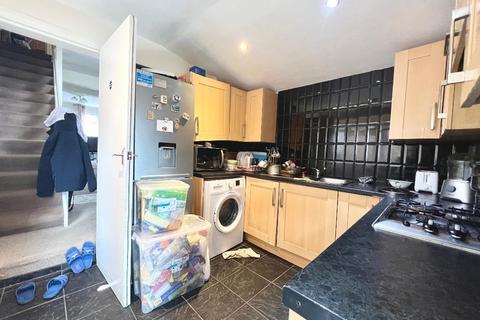 undefined, Arthur Street, South Luton, Luton, Bedfordshire, LU1 3SF