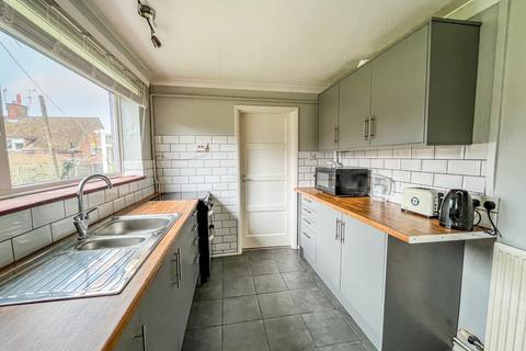 2 bedroom semi-detached house for sale - Heathfield Gardens, Robertsbridge, TN32