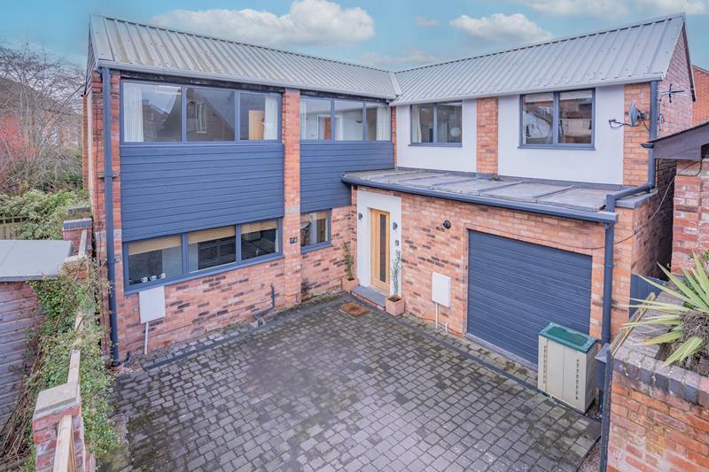The Southend, Ledbury, Herefordshire... 3 bed detached house for sale