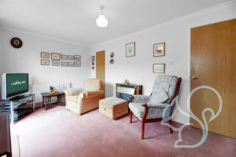 2 Grays Close, West Mersea, Colchester, CO5 8QU