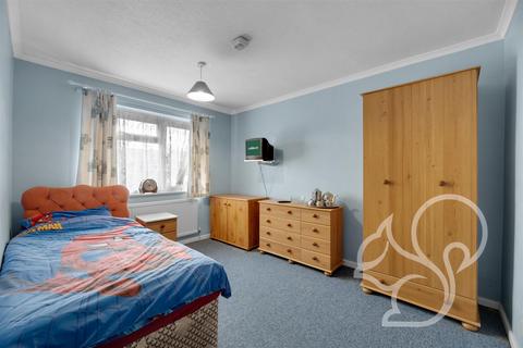 2 Grays Close, West Mersea, Colchester, CO5 8QU