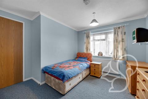 2 Grays Close, West Mersea, Colchester, CO5 8QU