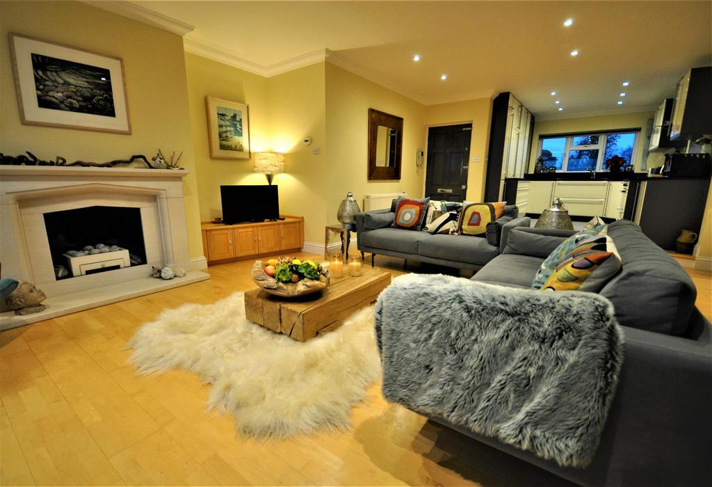 Aa lounge to kitchen.jpg