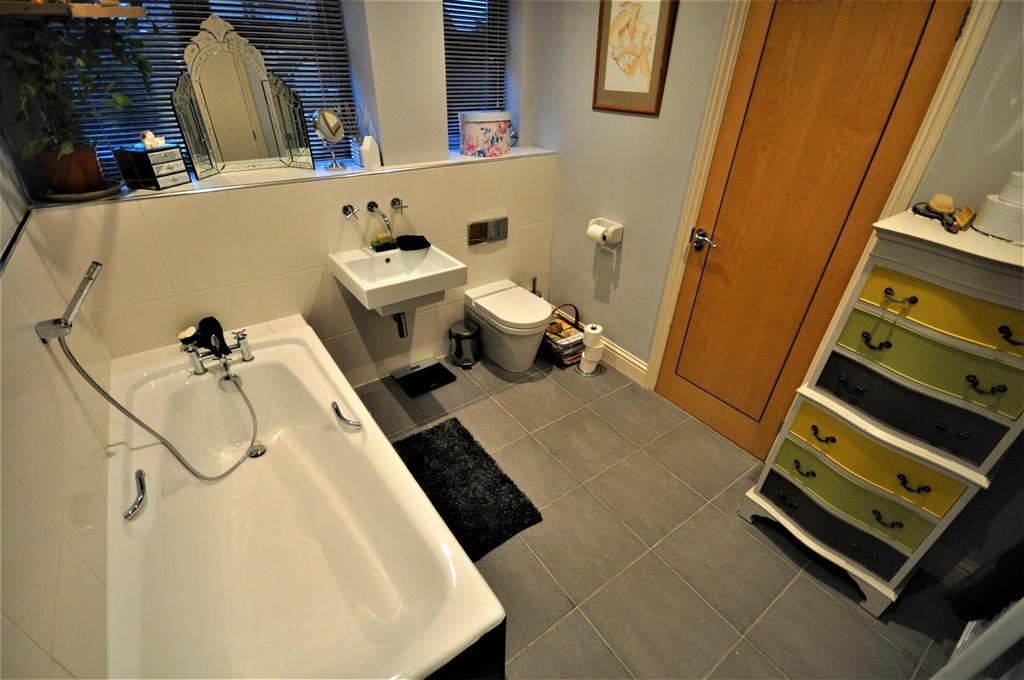 Aa ensuite bedroom two 2.jpg