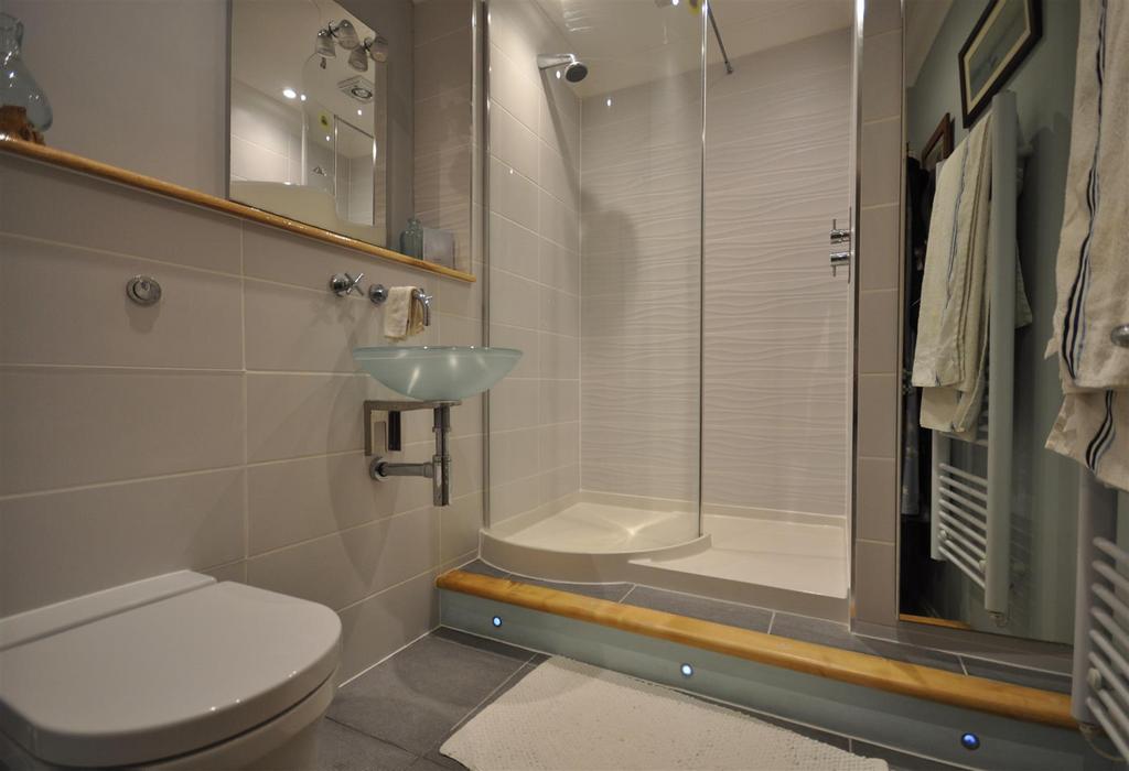 Aa bedroom one ensuite.jpg