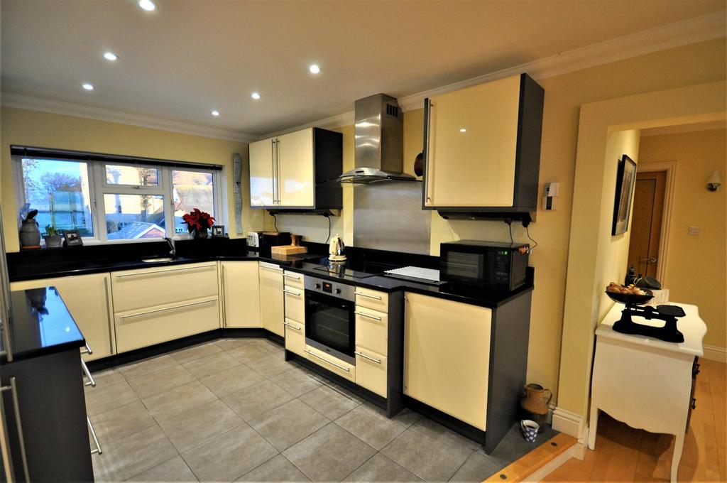 Aa kitchen (2).jpg