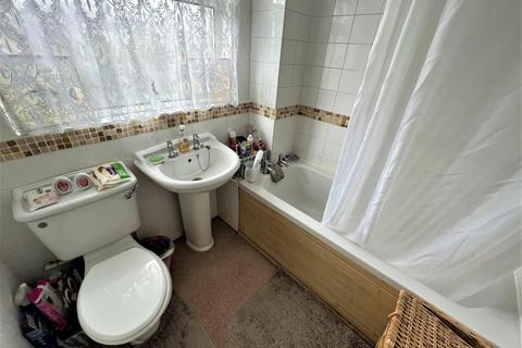 26 Lapwing Close, Swindon, SN3 5EB