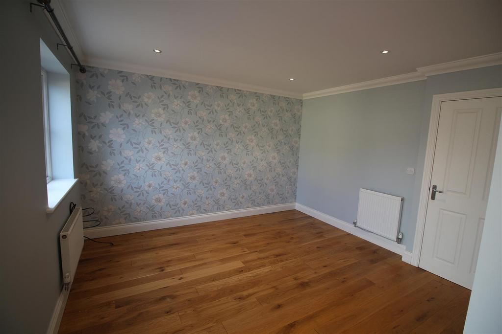 Framlingham 2 bed terraced house to rent £815 pcm (£188 pw)