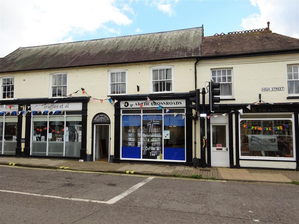 Saxmundham 2 bed apartment £695 pcm (£160 pw)